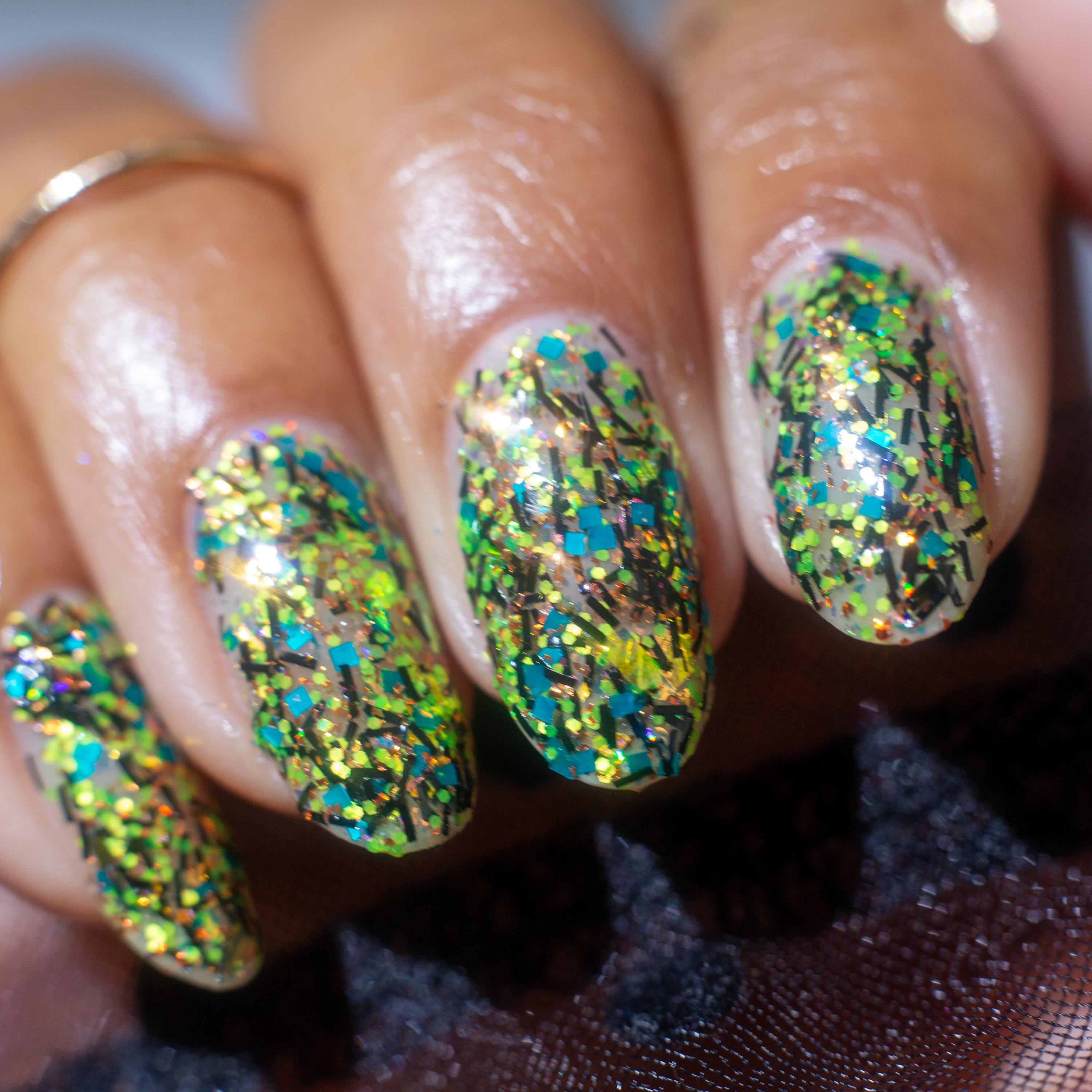 ALIEN: EARTH | When is a machine not a machine | Black yellow green speckled glitter flakie topper