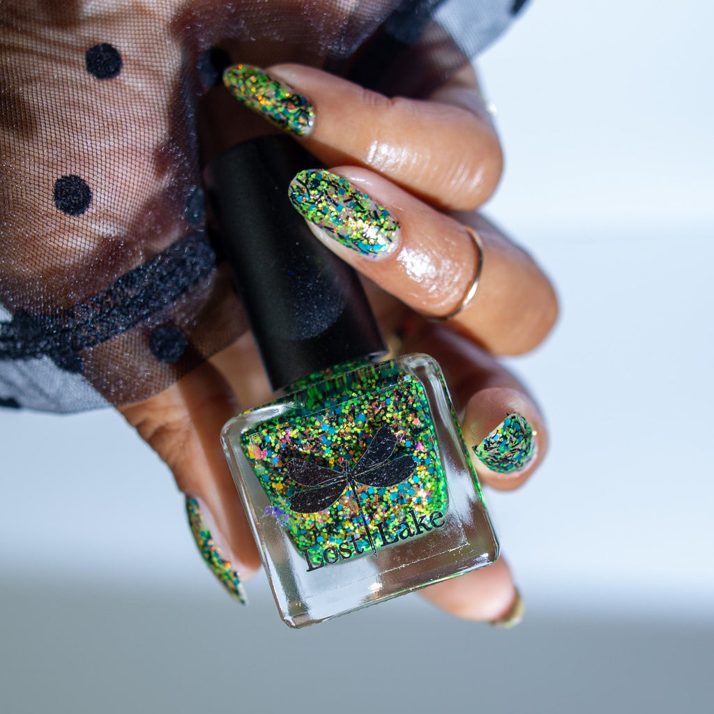 ALIEN: EARTH | When is a machine not a machine | Black yellow green speckled glitter flakie topper