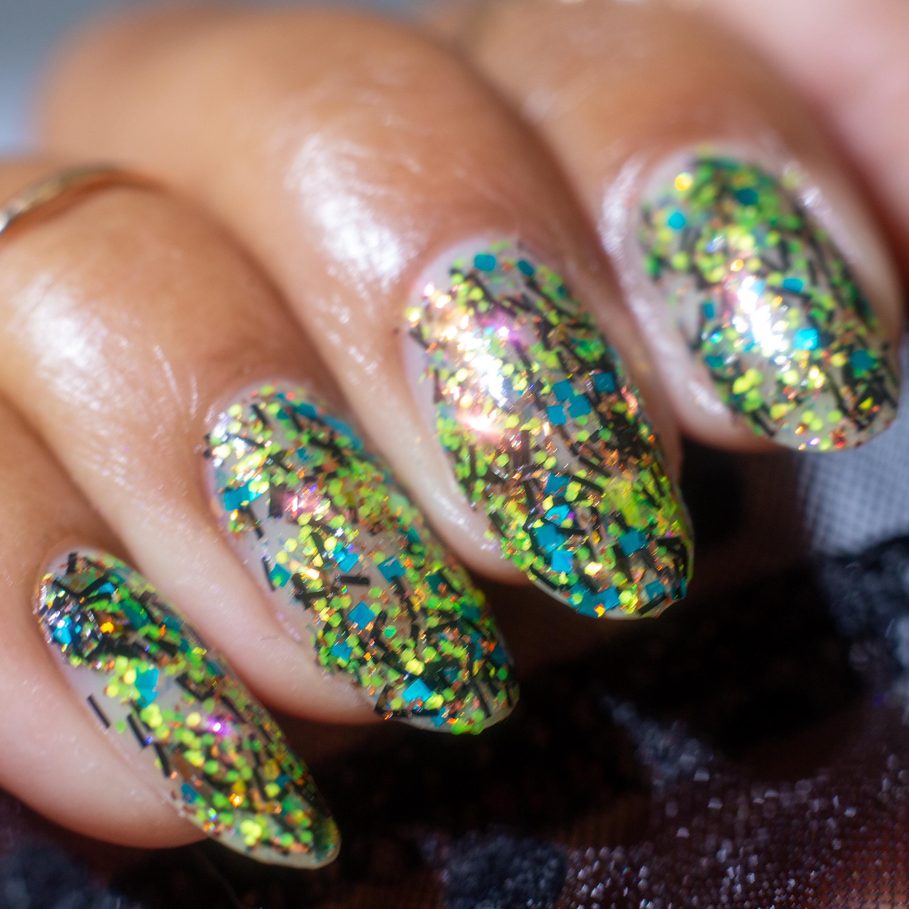 ALIEN: EARTH | When is a machine not a machine | Black yellow green speckled glitter flakie topper